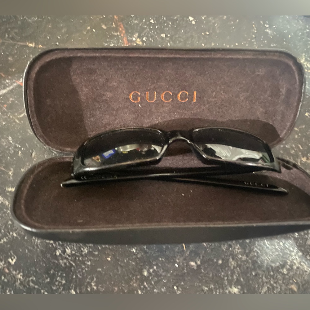 Woman’s Gucci sunglasses